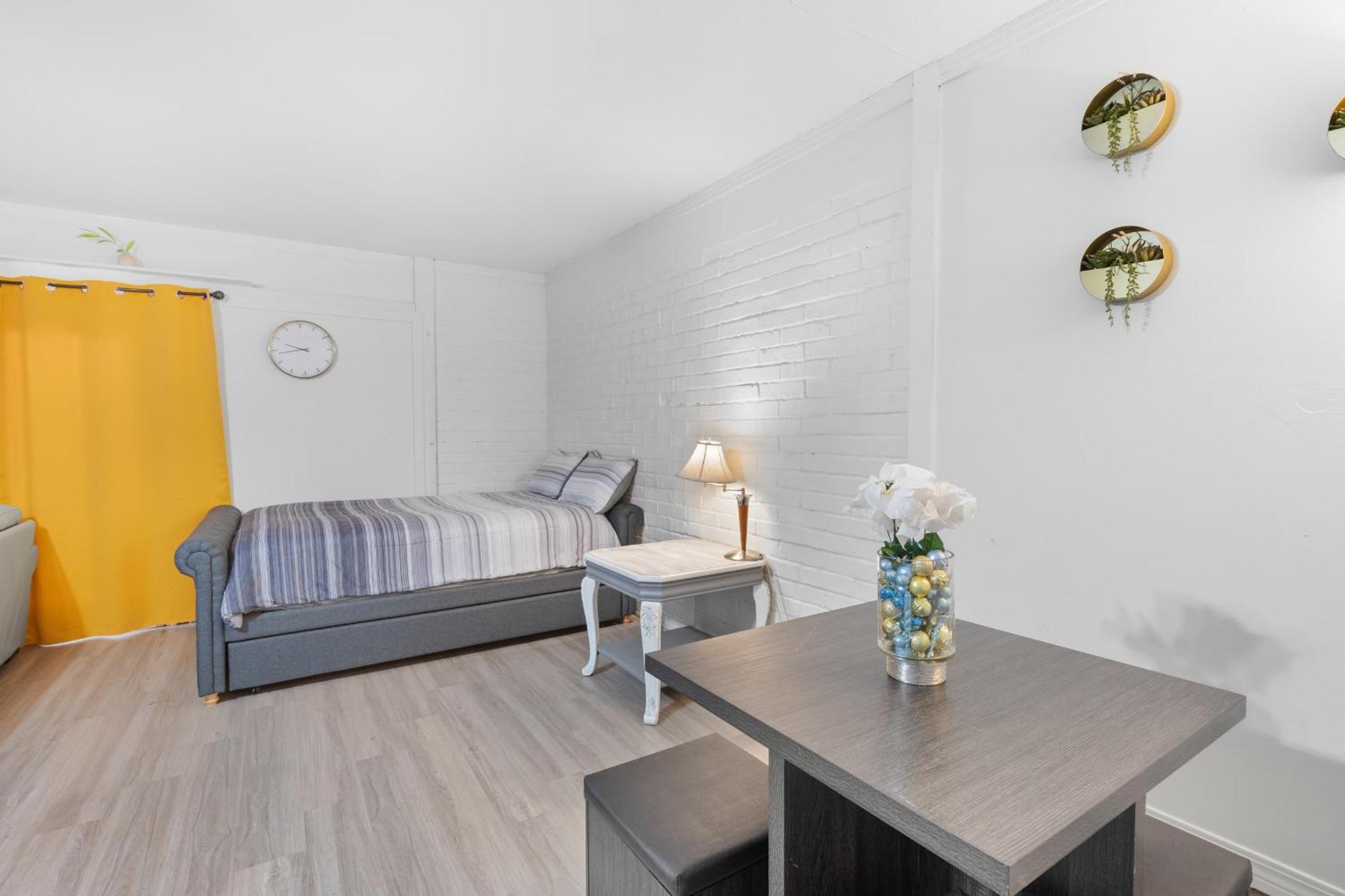 Pet Friendly Large Studio With Free Wi-Fi In Great Location! Orange Park Exterior foto